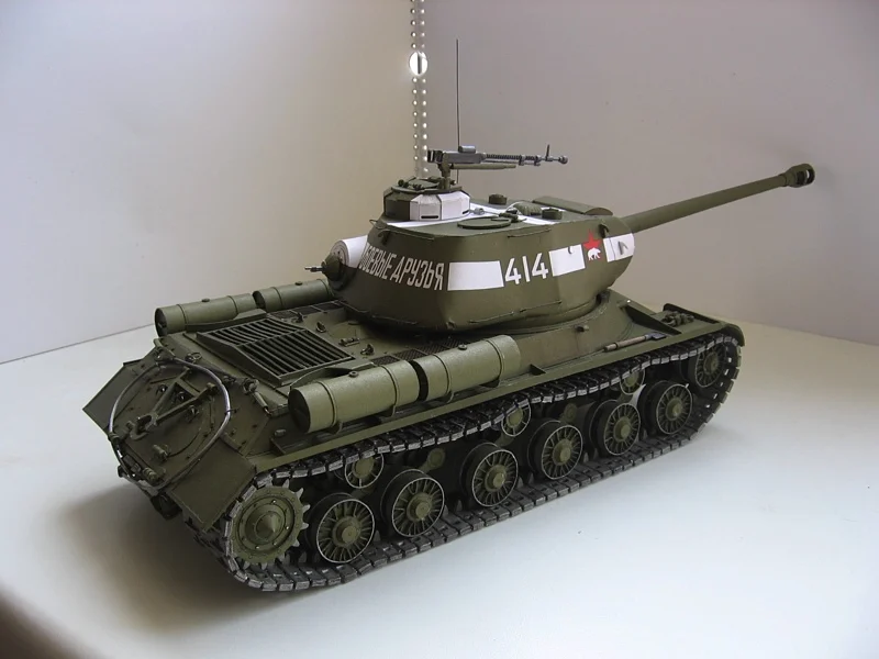 1:25 Scale WW2 Iosif Stalin 2  - огляд і ціна Model Kit Ww2