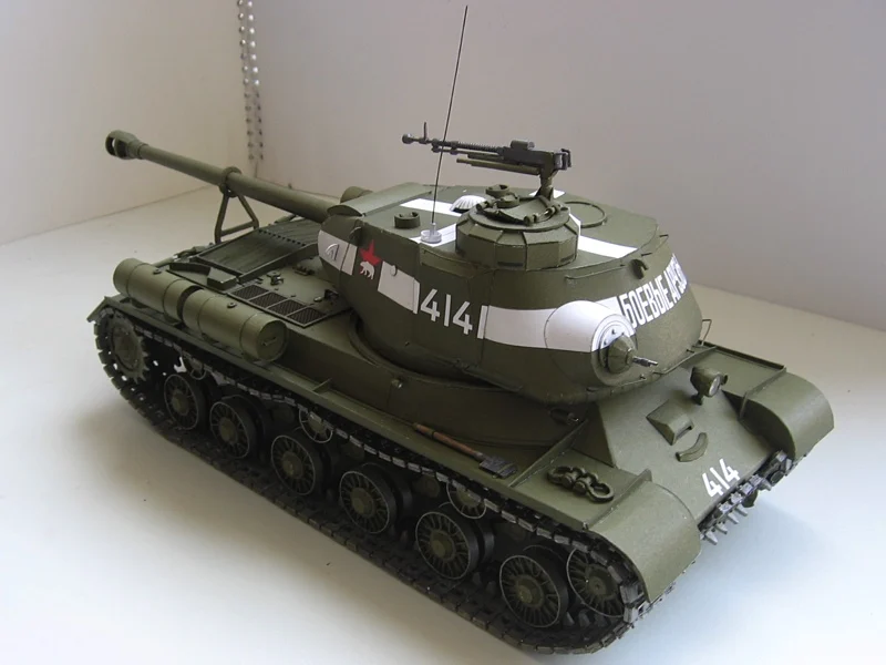 1:25 Scale WW2 Iosif Stalin 2  - огляд і ціна Model Kit Ww2