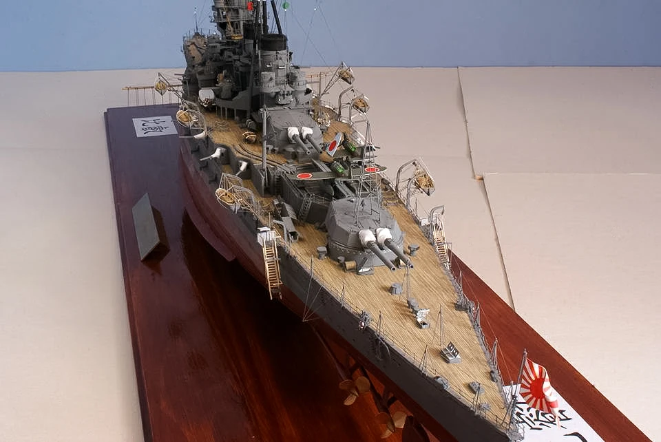 1:200 Scale WW2 Battleship Hie - огляд і ціна Model Kit Ww2